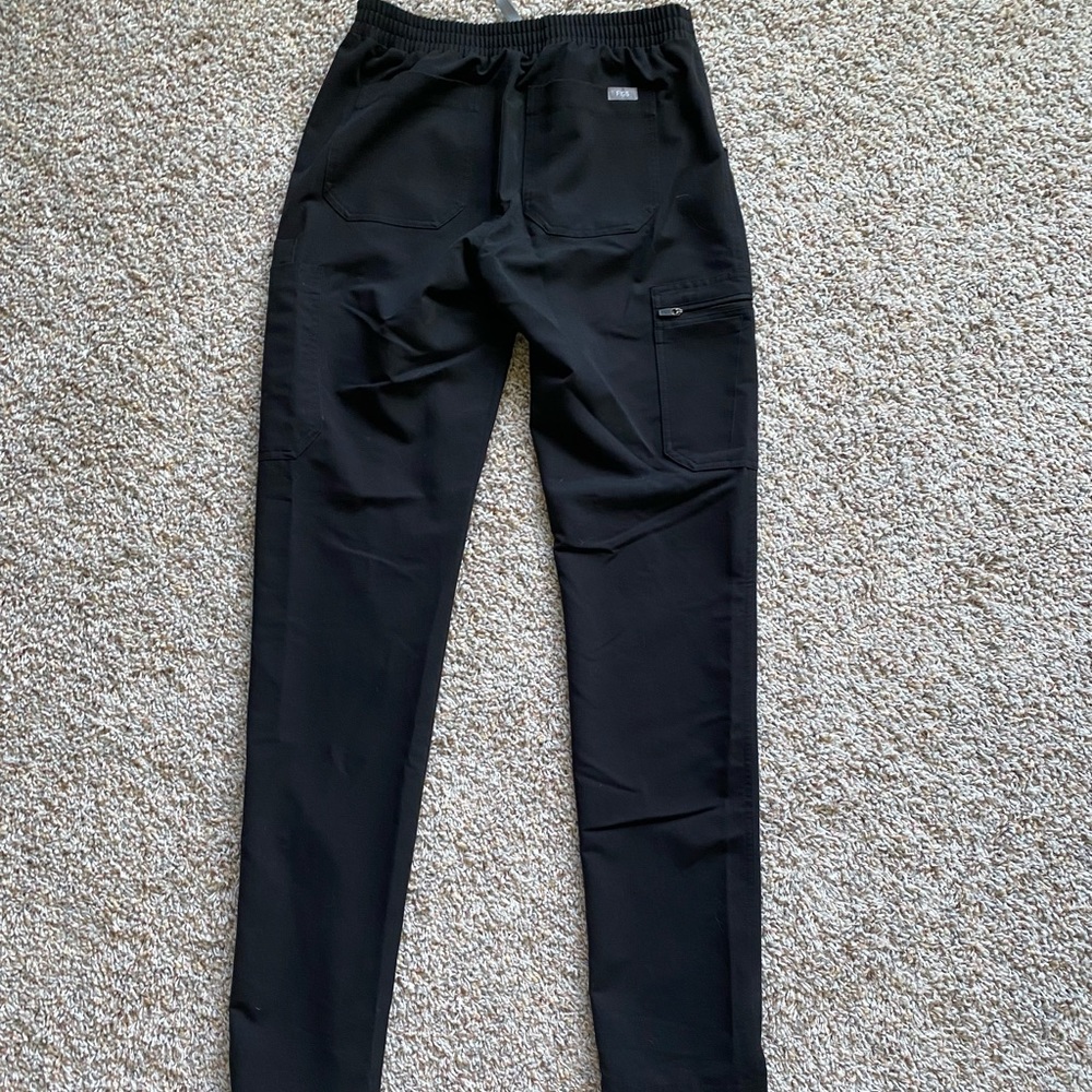 Figs black yola scrub pant XS tall
